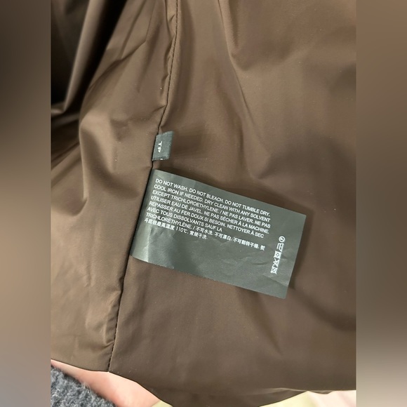 Worn once Theory Stand-Collar Puffer Coat size P - Picture 8 of 10